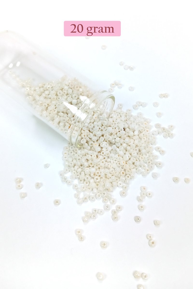 Dökme Cam Kum Boncuk (11/0) 2 mm - 20 Gram - Parlak Beyaz - BNC030